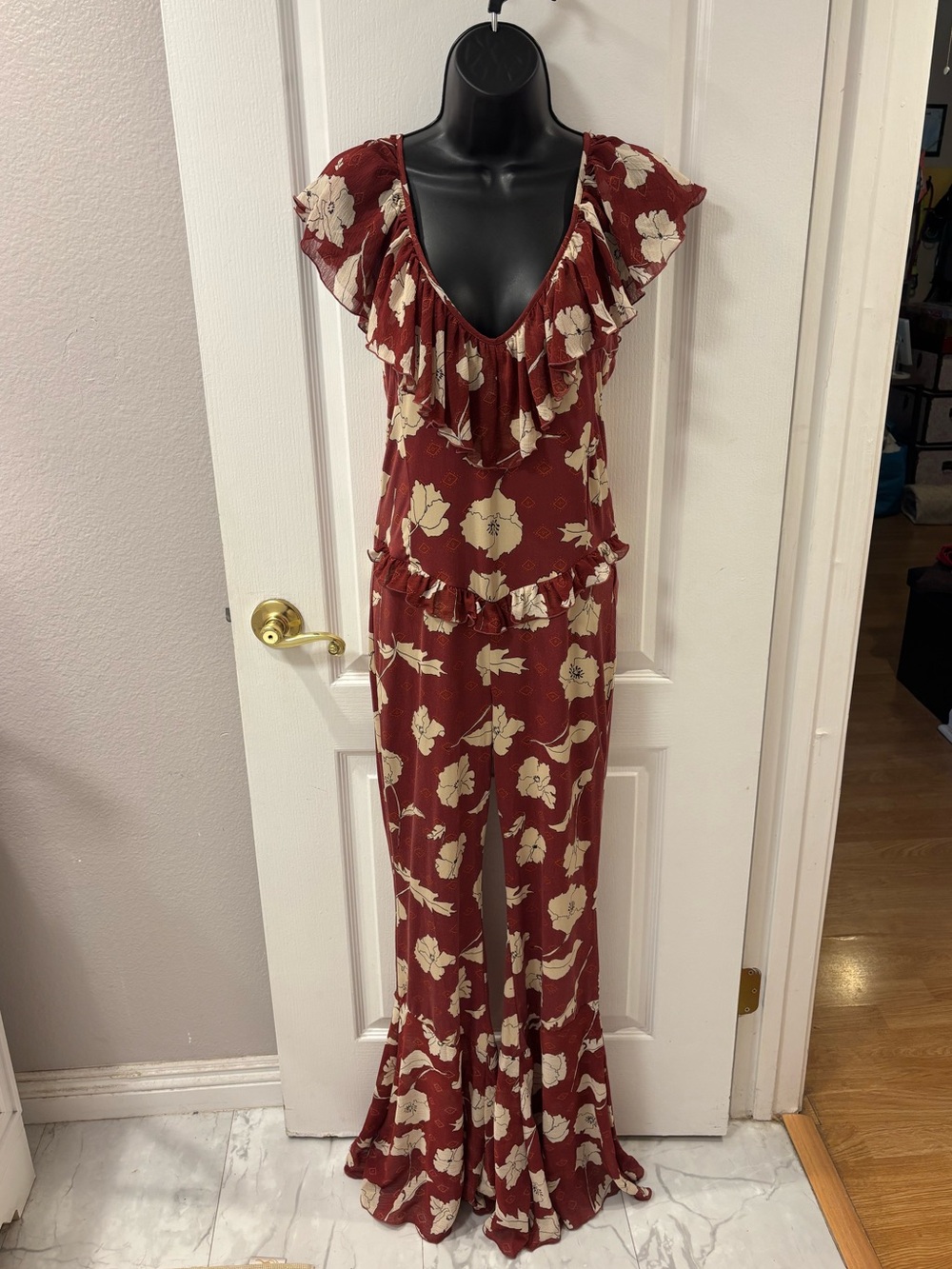 Free People Austyn Ruffle Flutter Sleeve Bootcut Floral Jumpsuit Boho Wedding S - Picture 3 of 9